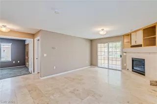 Photo #6: 2308913 Listing