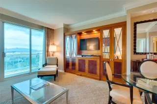 Photo #5: 2308926 Listing