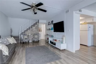 Photo #2: 2308968 Listing