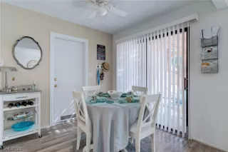 Photo #6: 2308968 Listing