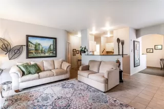 Photo #3: 2308983 Listing