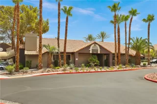 Photo #4: 2308988 Listing 