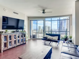 Photo #4: 2309006 Listing 