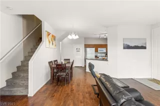 Photo #4: 2309016 Listing 