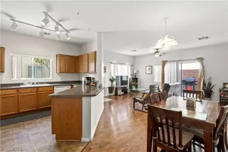 Photo #5: 2309016 Listing 