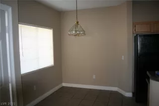 Photo #4: 2309019 Listing