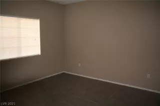 Photo #5: 2309019 Listing