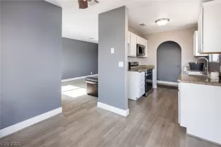 Photo #4: 2309032 Listing