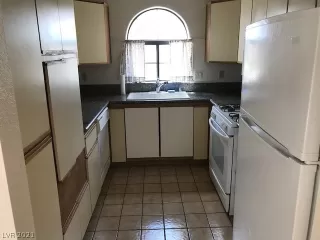 Photo #5: 2309041 Listing 