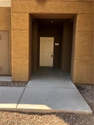 Photo #1: 2309044 Listing