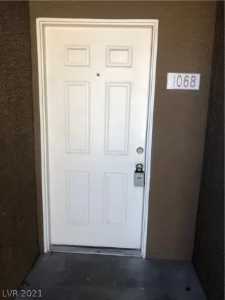 Photo #2: 2309044 Listing