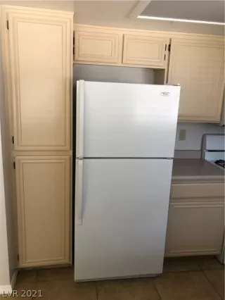 Photo #5: 2309044 Listing