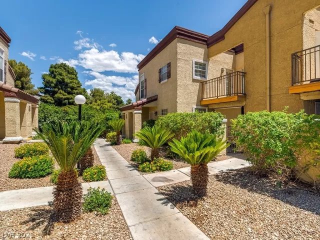 MLS: 2309046 Condo For Sale