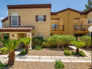 Photo #1: 2309046 Listing