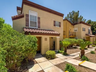 Photo #2: 2309046 Listing