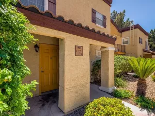 Photo #3: 2309046 Listing