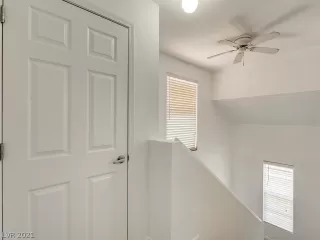 Photo #5: 2309046 Listing