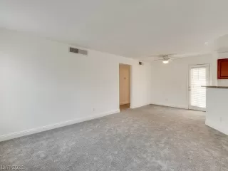 Photo #6: 2309046 Listing