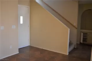 Photo #5: 2309058 Listing 