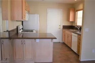 Photo #6: 2309058 Listing 