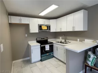 Photo #4: 2309062 Listing 