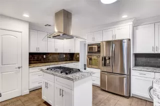 Photo #2: 2309089 Listing 