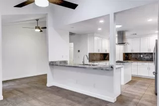 Photo #5: 2309089 Listing 