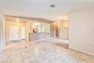 Photo #5: 2309099 Listing 