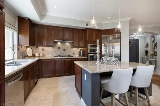 Photo #5: 2309101 Listing 