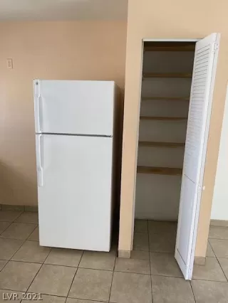 Photo #5: 2309134 Listing