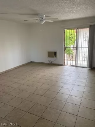 Photo #6: 2309134 Listing