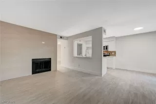 Photo #2: 2309137 Listing