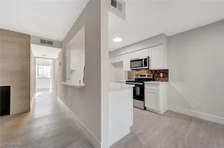 Photo #3: 2309137 Listing