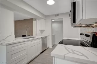 Photo #4: 2309137 Listing