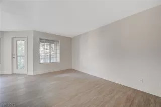 Photo #6: 2309137 Listing