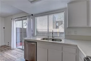 Photo #1: 2309159 Listing 