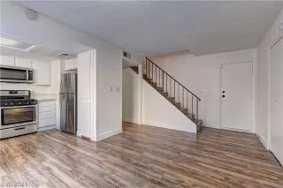 Photo #3: 2309159 Listing 