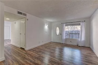 Photo #4: 2309159 Listing 