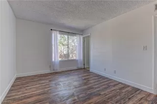 Photo #5: 2309159 Listing 