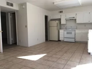 Photo #3: 2309163 Listing 