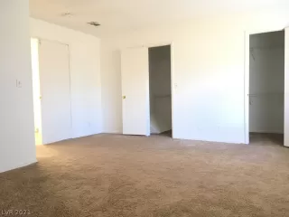 Photo #5: 2309163 Listing 