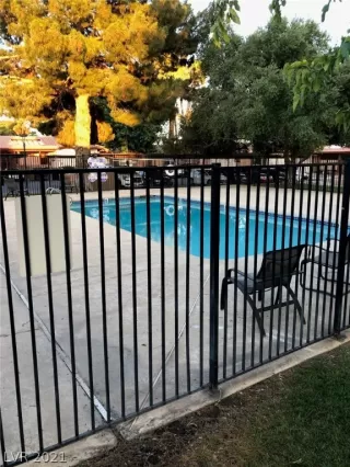 Photo #5: 2309233 Listing