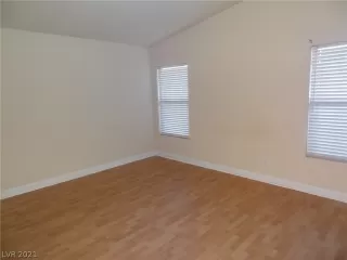 Photo #4: 2309261 Listing 