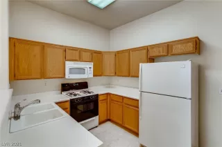 Photo #4: 2309282 Listing 