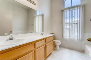 Photo #6: 2309282 Listing 