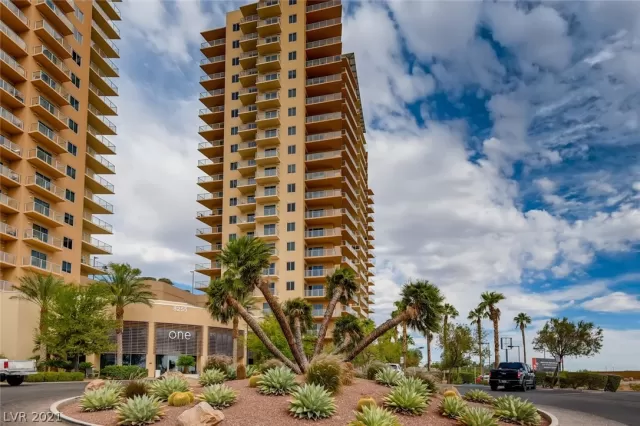 MLS: 2309299 Condo For Sale