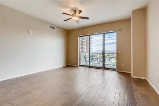 Photo #3: 2309299 Listing