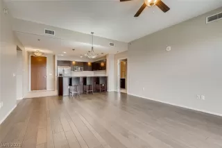 Photo #6: 2309299 Listing