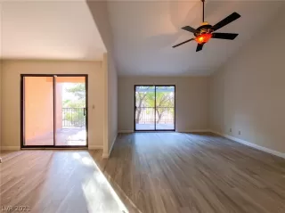 Photo #3: 2309302 Listing 