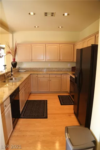 Photo #6: 2309326 Listing 